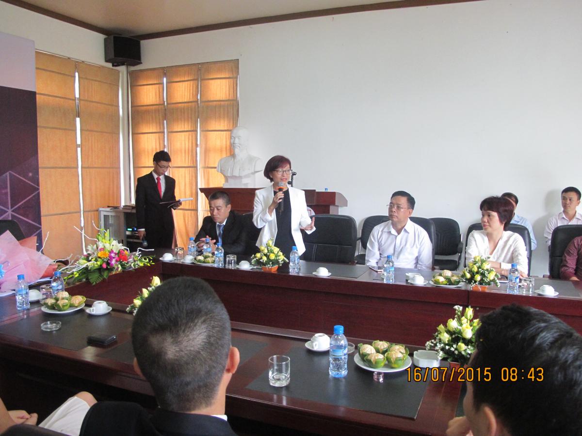  Bà Trần Hoài Anh - Chủ tịch Hội đồng quản trị của Công ty CP dịch vụ đô thị Hải Phát PSP đại diện cho PSP có đôi lời phát biểu sau khi kết hợp đồng giữa 2 bên.