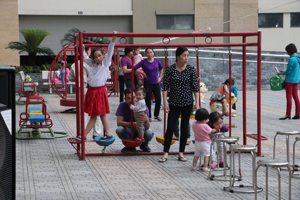 Kẻ xấu có thể lợi dụng và làm hại các em nhỏ có thể là bất kỳ ai 